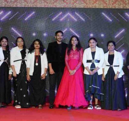 Desire Studio Hosts Grand Convocation and Miss & Mrs Glam Diva in Hyderabad Desire Studio Hosts Grand Convocation and Miss & Mrs Glam Diva in Hyderabad